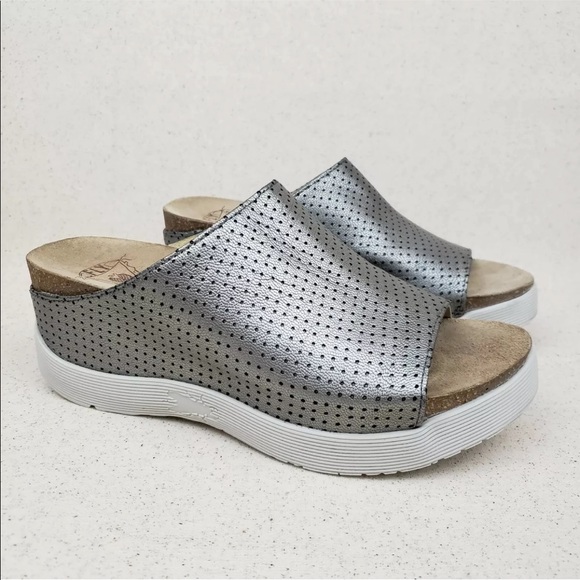 Fly London Shoes - FLY London Whin Silver Leather Platform Sandals